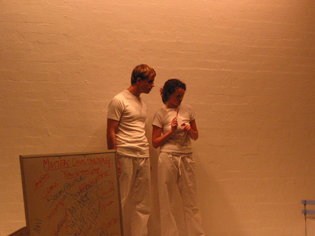 110-1048_IMG